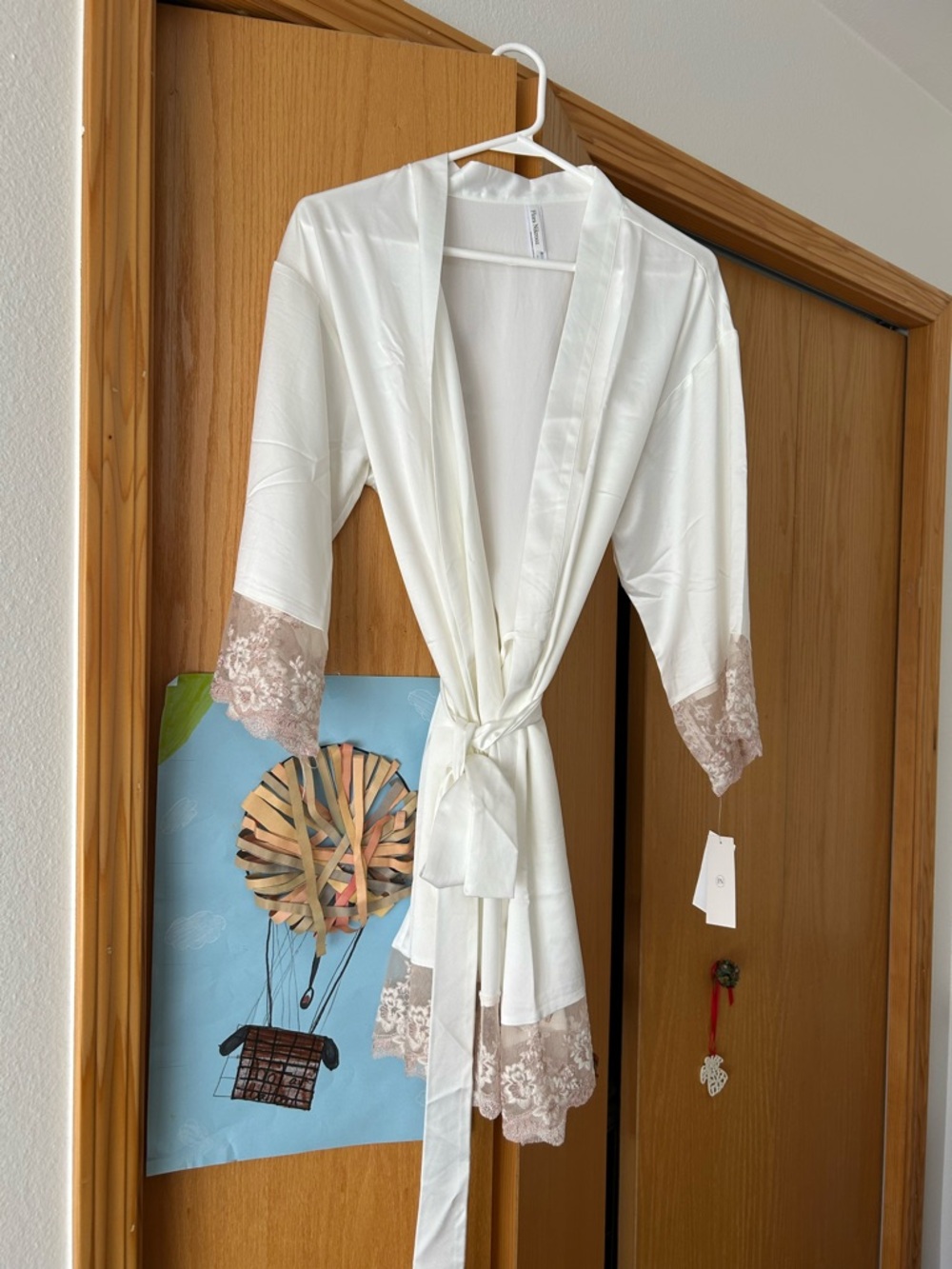 NWT Flora Nikrooz by Anthropologie silk robe, ivory color, small. Great gift!